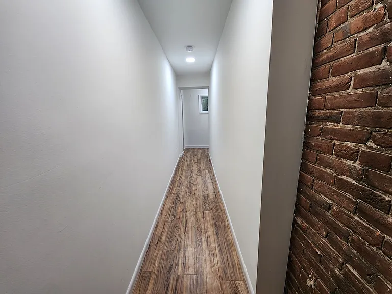 926 N 2nd St E — Photo 1