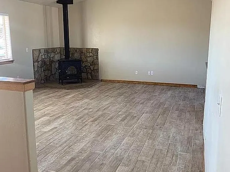 9822 Hawthorne Ave — Photo 10