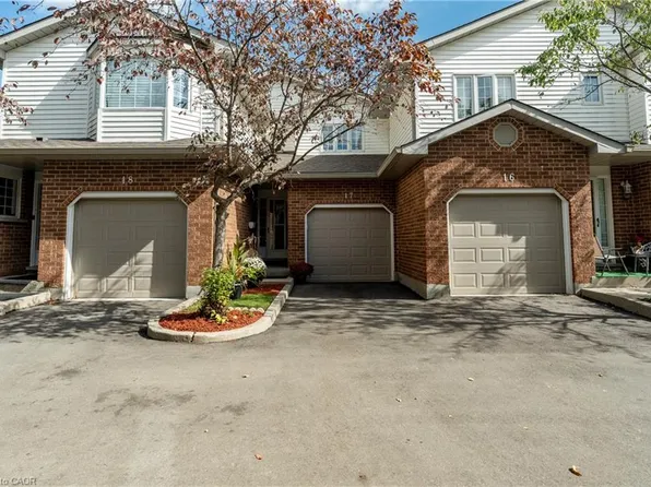 229 Baker St #17, Waterloo, ON N2T 2R4