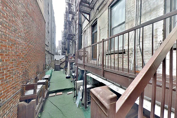 Rented by Bond New York | media 11