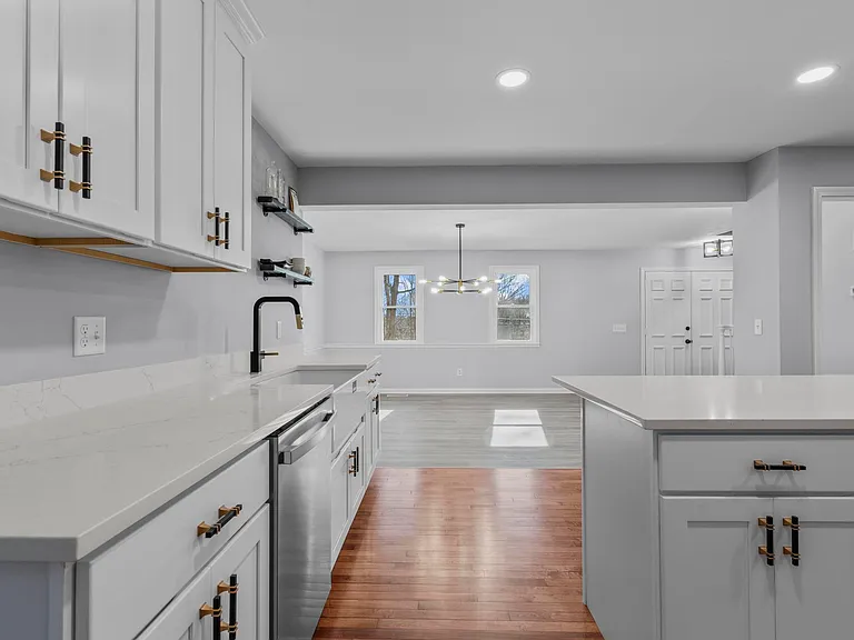 40 Harkness Dr — Photo 10