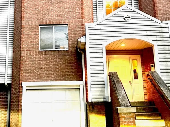 356 Village Pointe Dr APT C, Akron, OH 44313