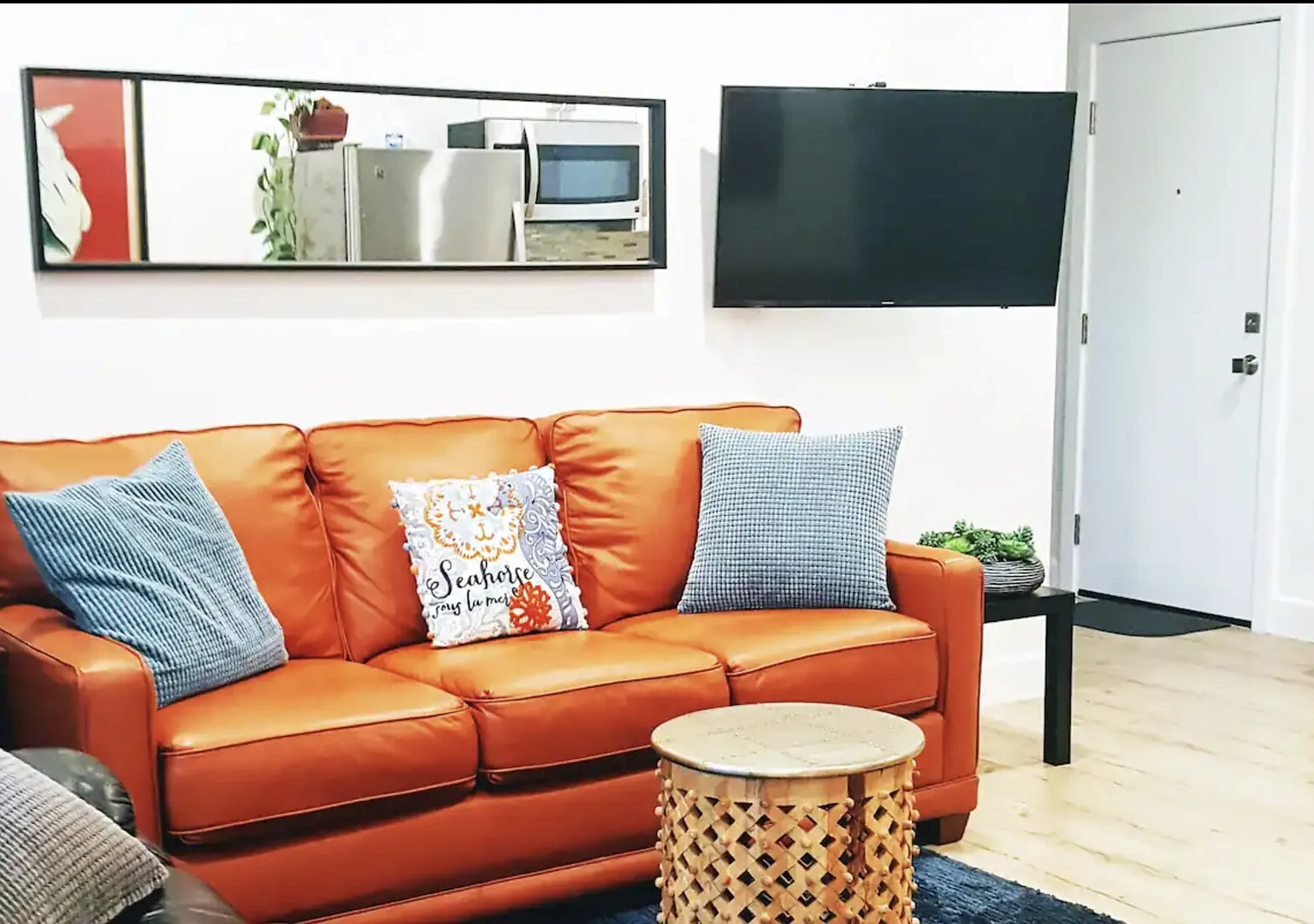 GuestHouse/Yard/1 Bdr-with3Beds/1Bath nearVeniceBch/LAX/SoFi/Hospitals — Photo 1