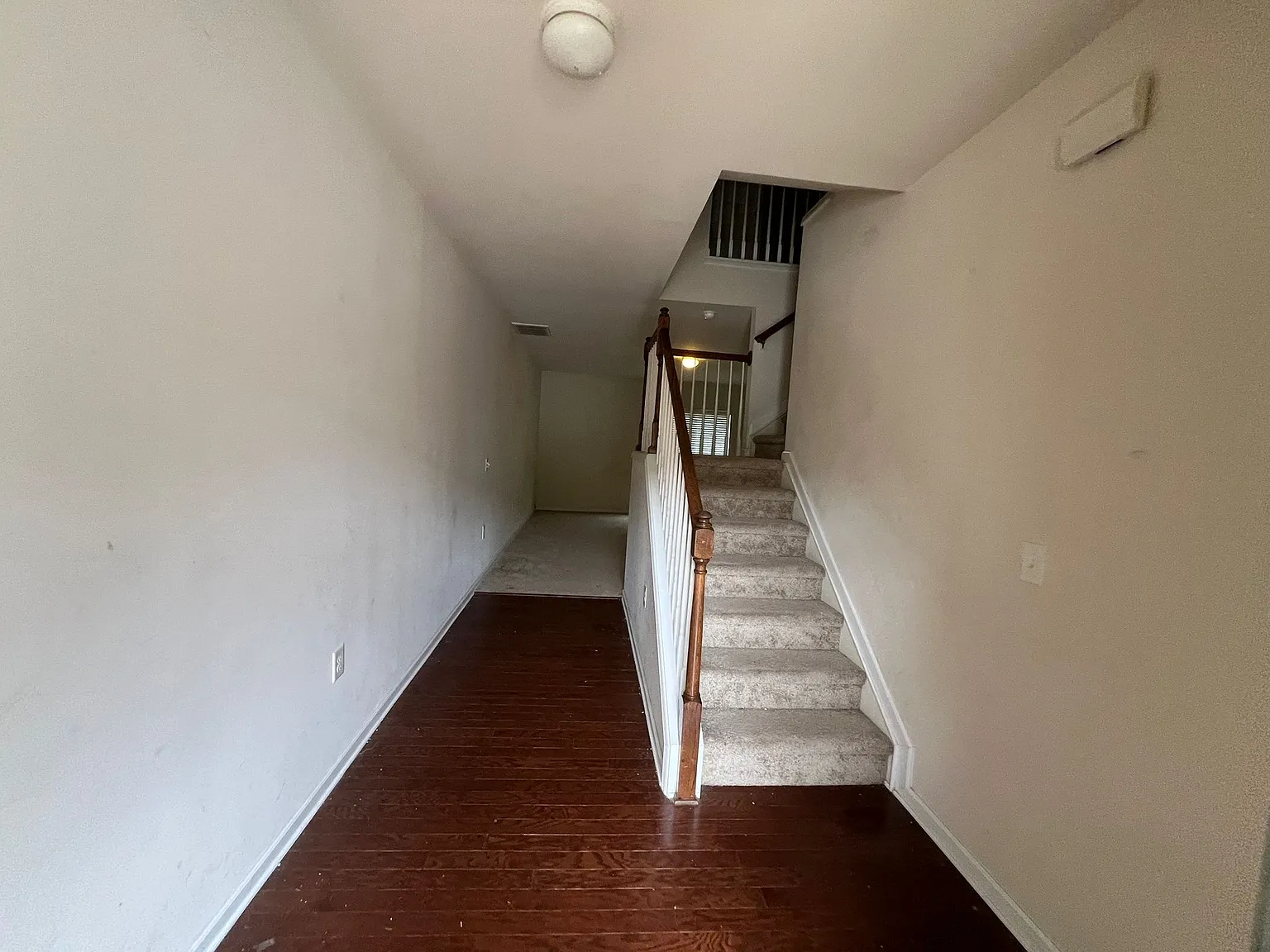 3 bed, 2.5 bath, 1776 sqft, $2,100 — Photo 3