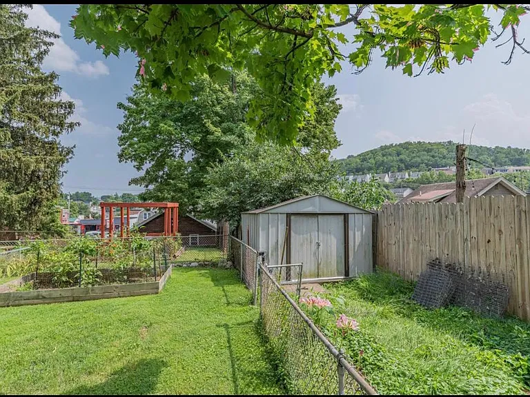 1839 Jefferson Ave — Photo 35