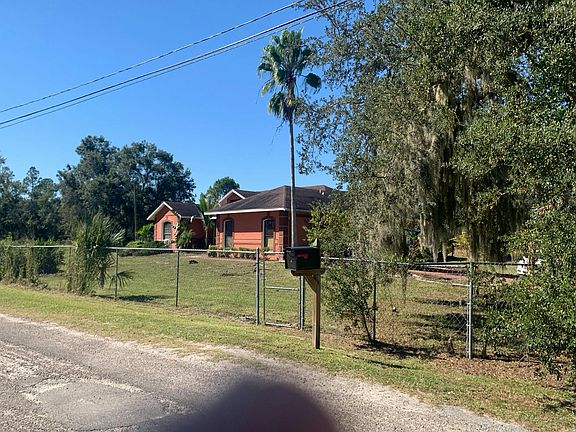 2nd image of 100 Emerald Isle Rd