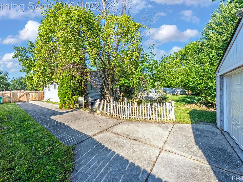 24935 Trombley St, photo 23