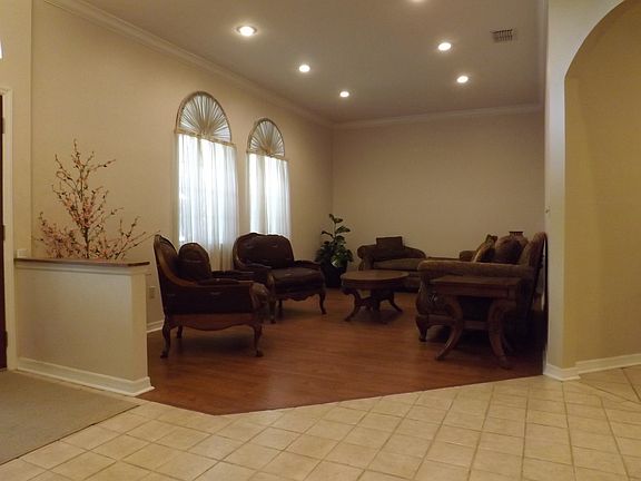 5th image of 9621 Norchester Cir