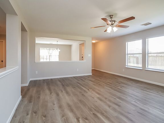 4th image of 18118 Shady Cypress Ln