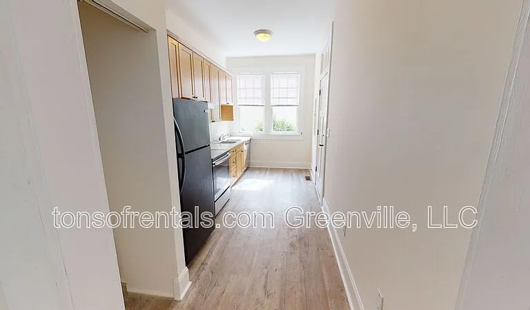 326 S Spring St — Photo 4