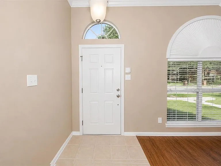 3904 Granby Ln — Photo 3