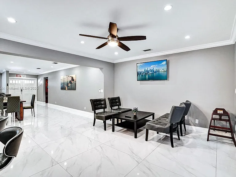 1301 Rodman St — Photo 25