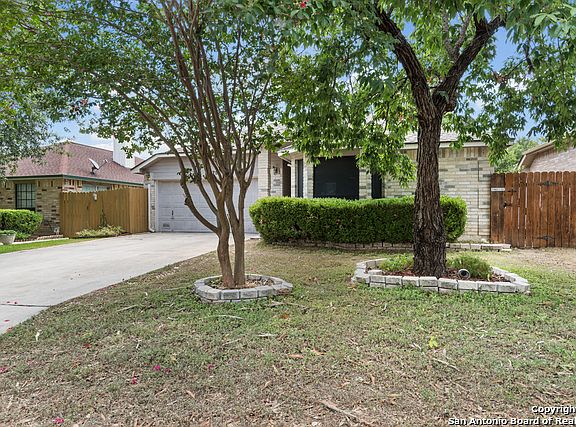 2nd image of 10975 Lake Path Dr
