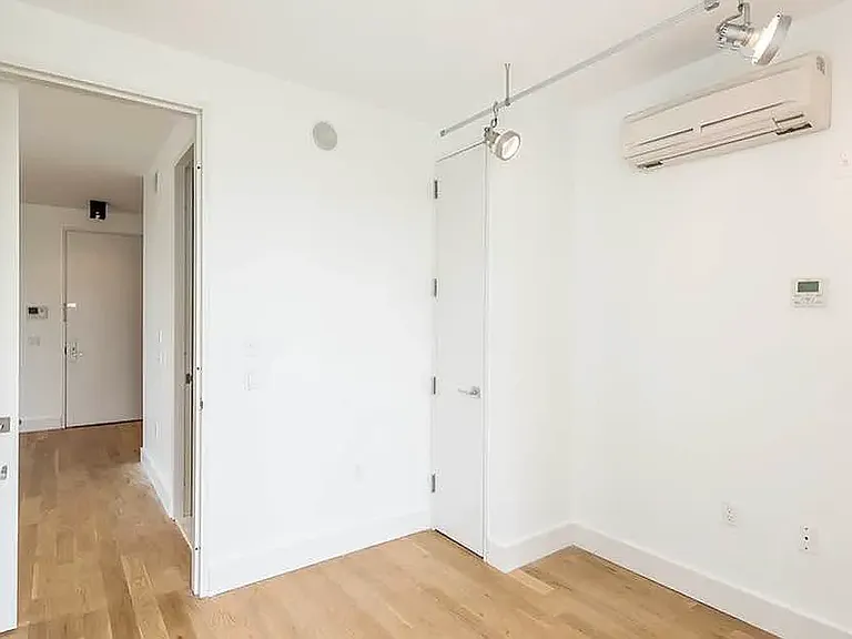 74 Maujer St #3B — Photo 5