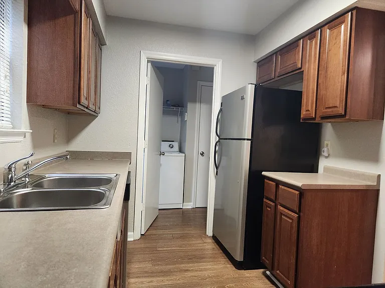 140 Windmill Ln — Photo 9