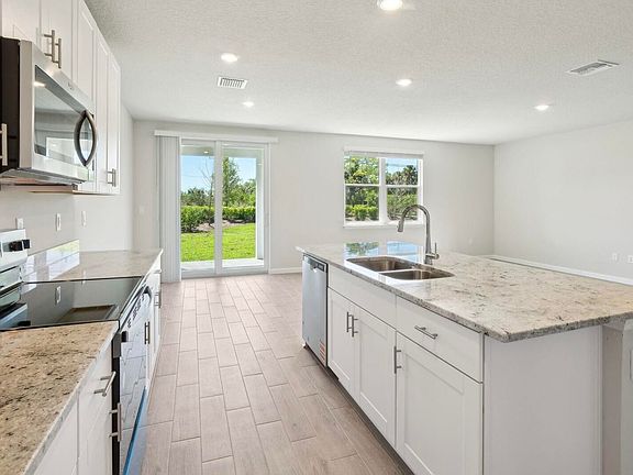 4th image of 5405 Hampton Park Circle