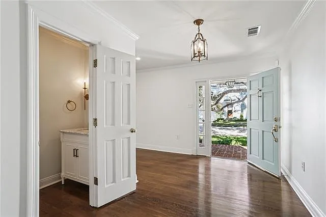 3 bed, 2.5 bath, 2730 sqft, $5,500 — Photo 4