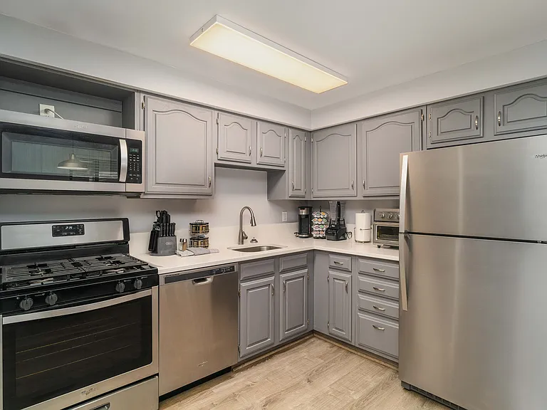 1115 Mary Ann St #1 — Photo 9