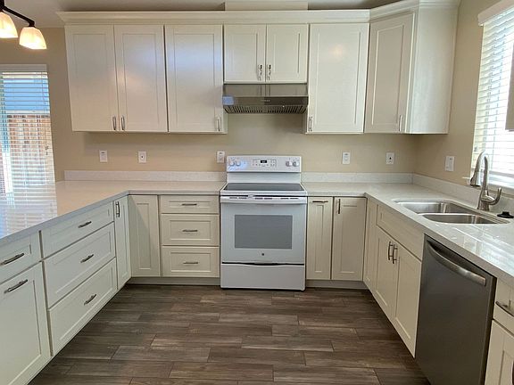 2nd image of 44 Southcreek Ct