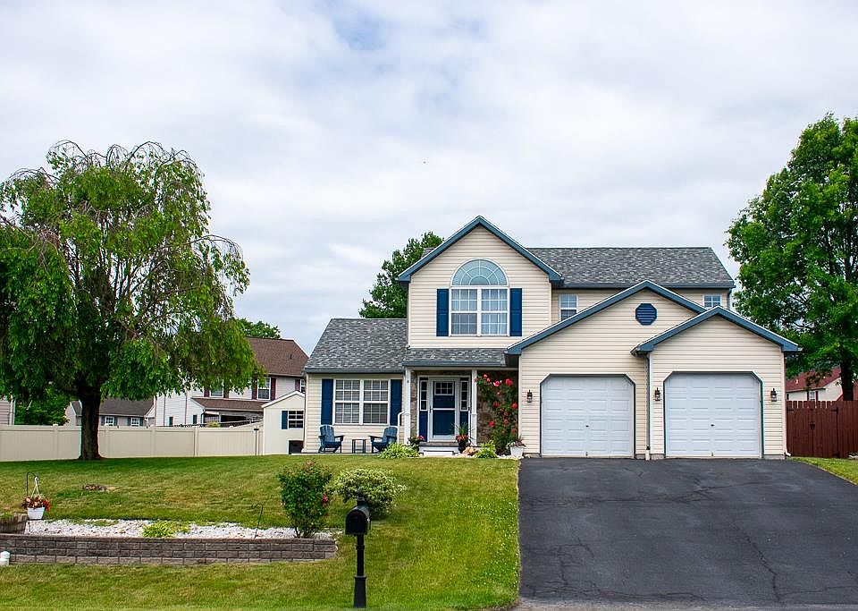 1st image of 141 Pond View Dr