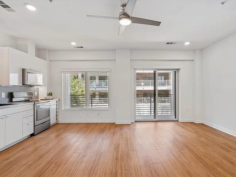 4361 S Congress Ave #323 — Photo 5