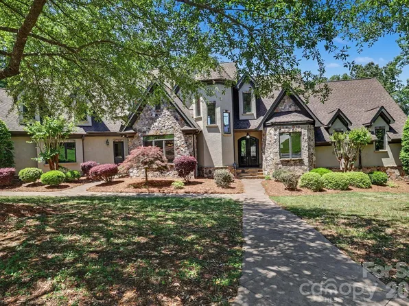8041 Water View Dr, Belmont, NC 28012
