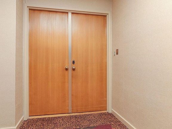 5th image of 215 Brooke Ave APT 402