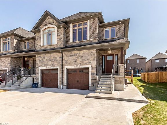 2nd image of 90 Hollybrook Trl