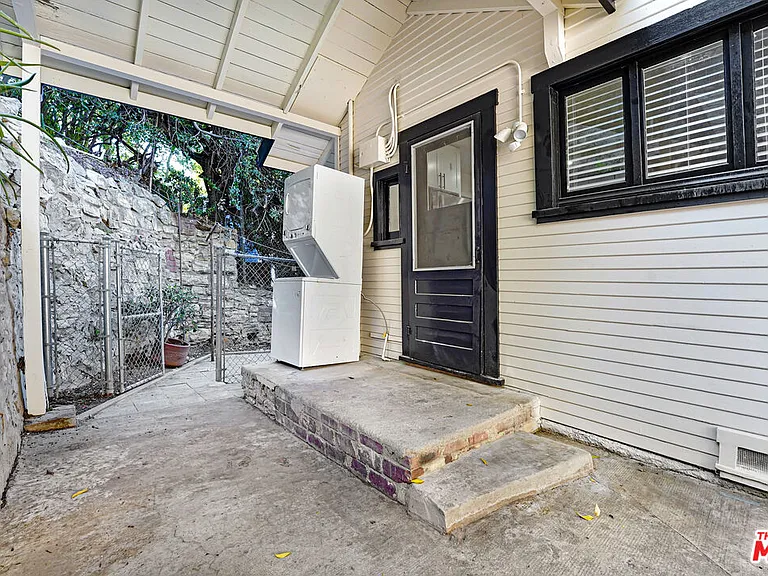 316 Crane Blvd — Photo 10