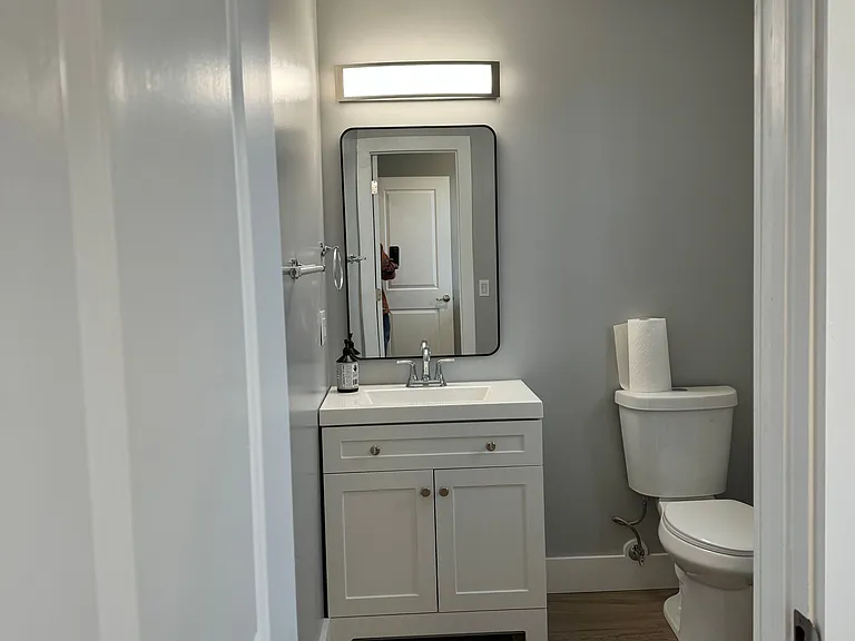 2515 Olyphant Ave — Photo 6