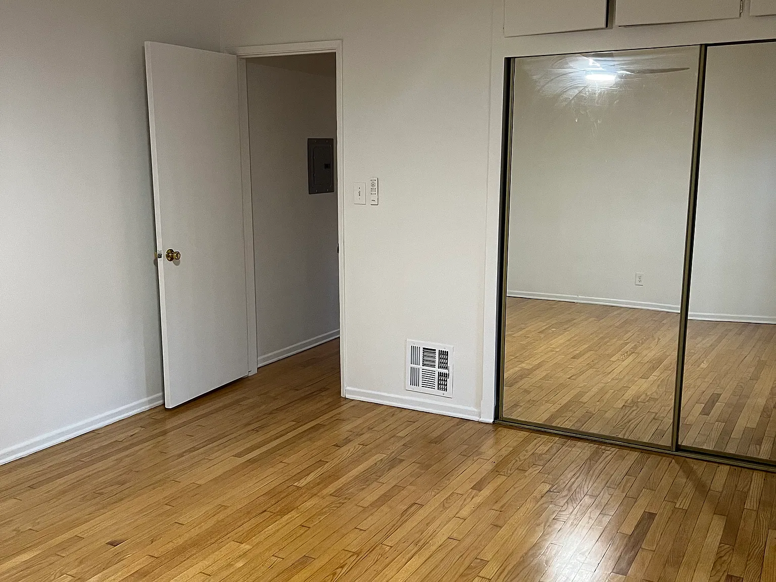 2 bed, 1200 sqft, $2,550 — Photo 3