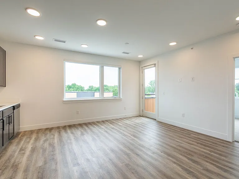 St. Barts Apartments — Photo 12