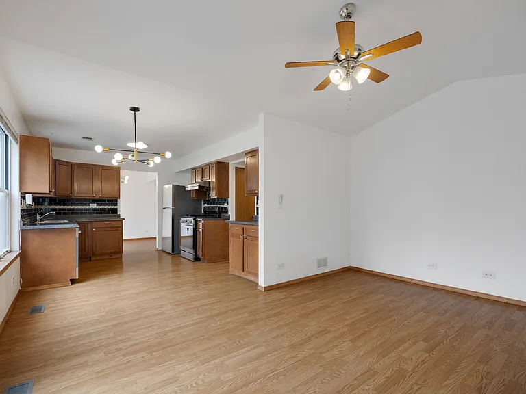 1127 Ashbrook Dr — Photo 14