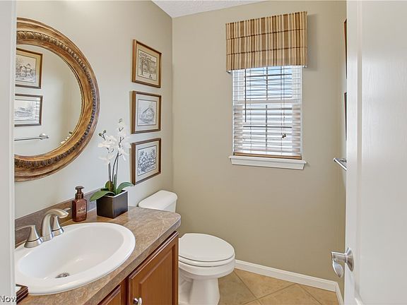 5th image of 407 Clearbrook Dr