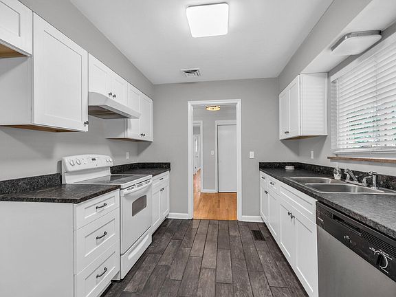 5th image of 860 Belvoir Crest Dr