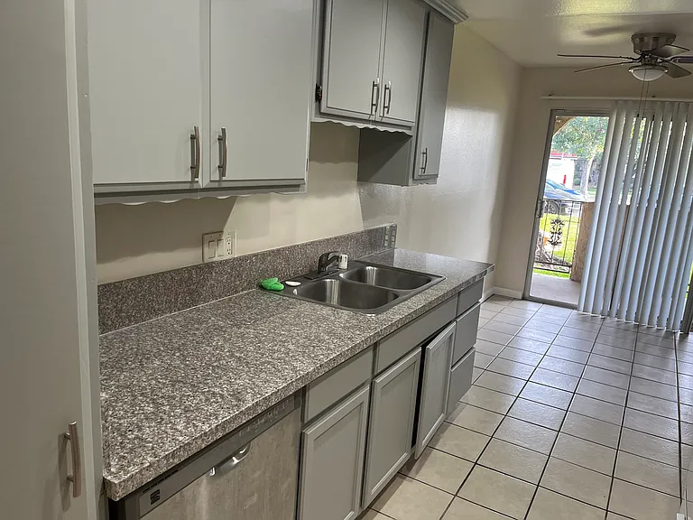 425 Live Oak Ave #217 — Photo 8