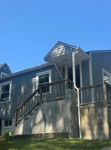 21 Lincoln Dr — Photo 1