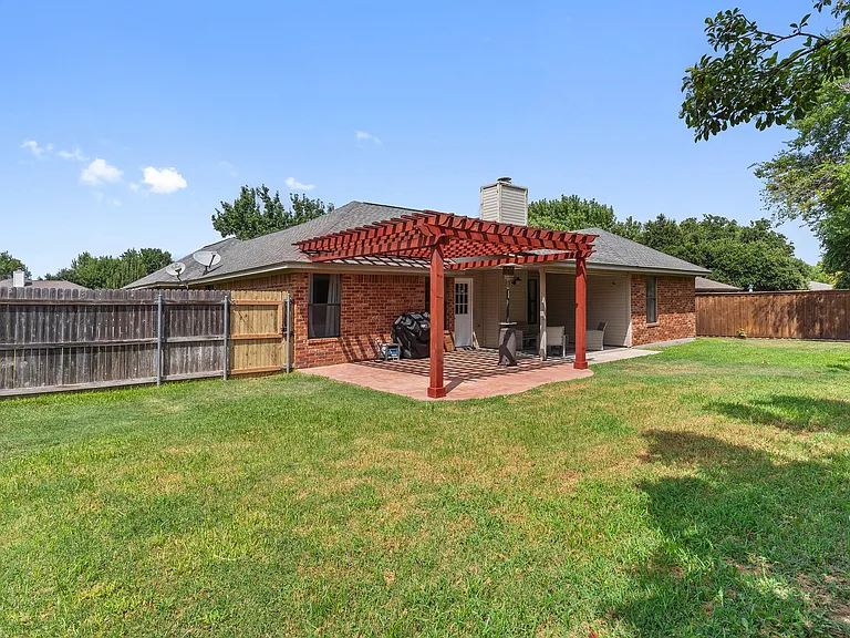 19 Alamosa Dr — Photo 7
