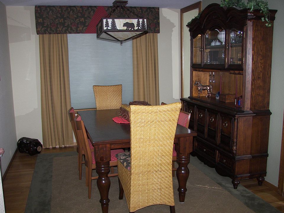 Formal dineing room
