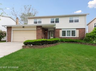 1118 S Cherrywood Dr, Mount Prospect, IL 60056