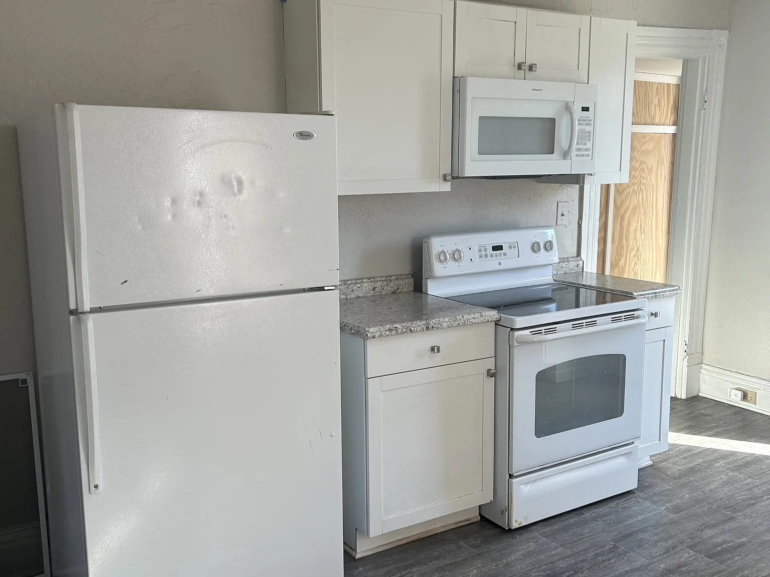 2200 Memorial Avenue - B — Photo 2