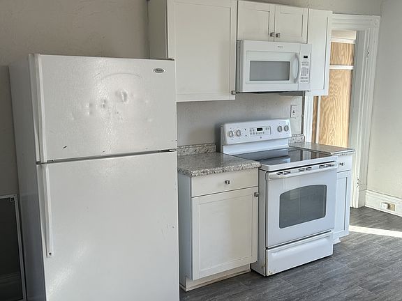 2nd image of 2200 Memorial Ave Unit B