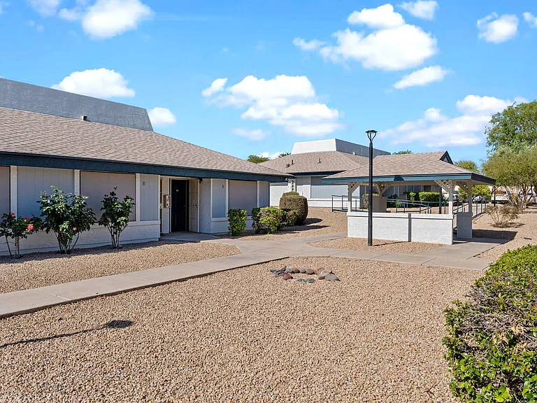 Coronado Glen Apartments — Photo 26