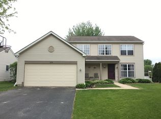 828 Tiffany Farms Rd, Antioch, IL 60002