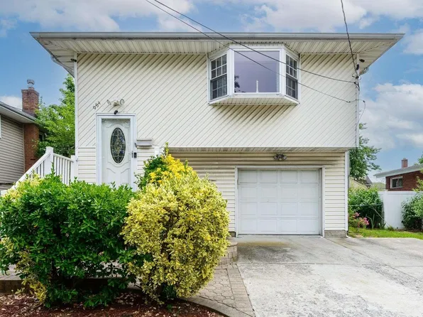 954 Brush Hollow Road, Westbury, NY 11590