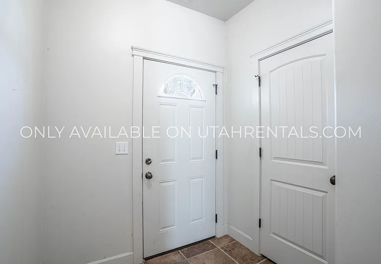 278 E Cascade Ct — Photo 4
