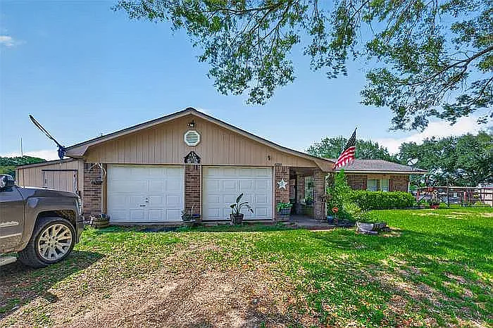 6210 Eagle Dr — Photo 1