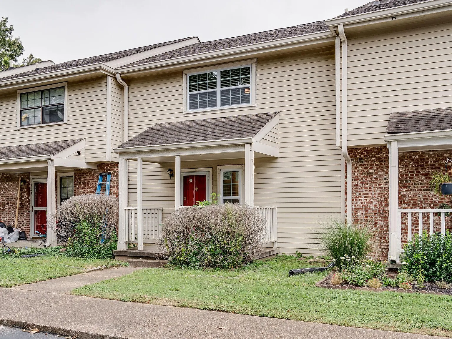 2 bed, 2.5 bath, 1276 sqft, $1,700 — Photo 3