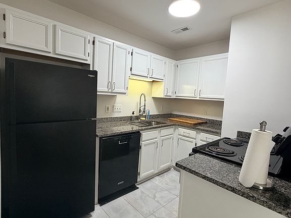 5th image of 5917 Crape Myrtle Ln