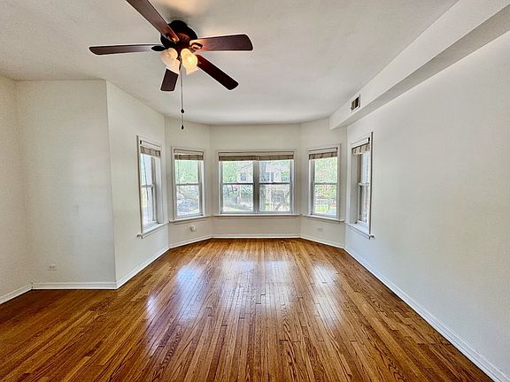 3rd image of 6042 N Kenmore Ave #1